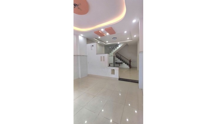 Nhà đẹp 4 tầng Ngã Bình Phước – Hoàn công chuẩn – Giá chỉ 5.1 tỷ
